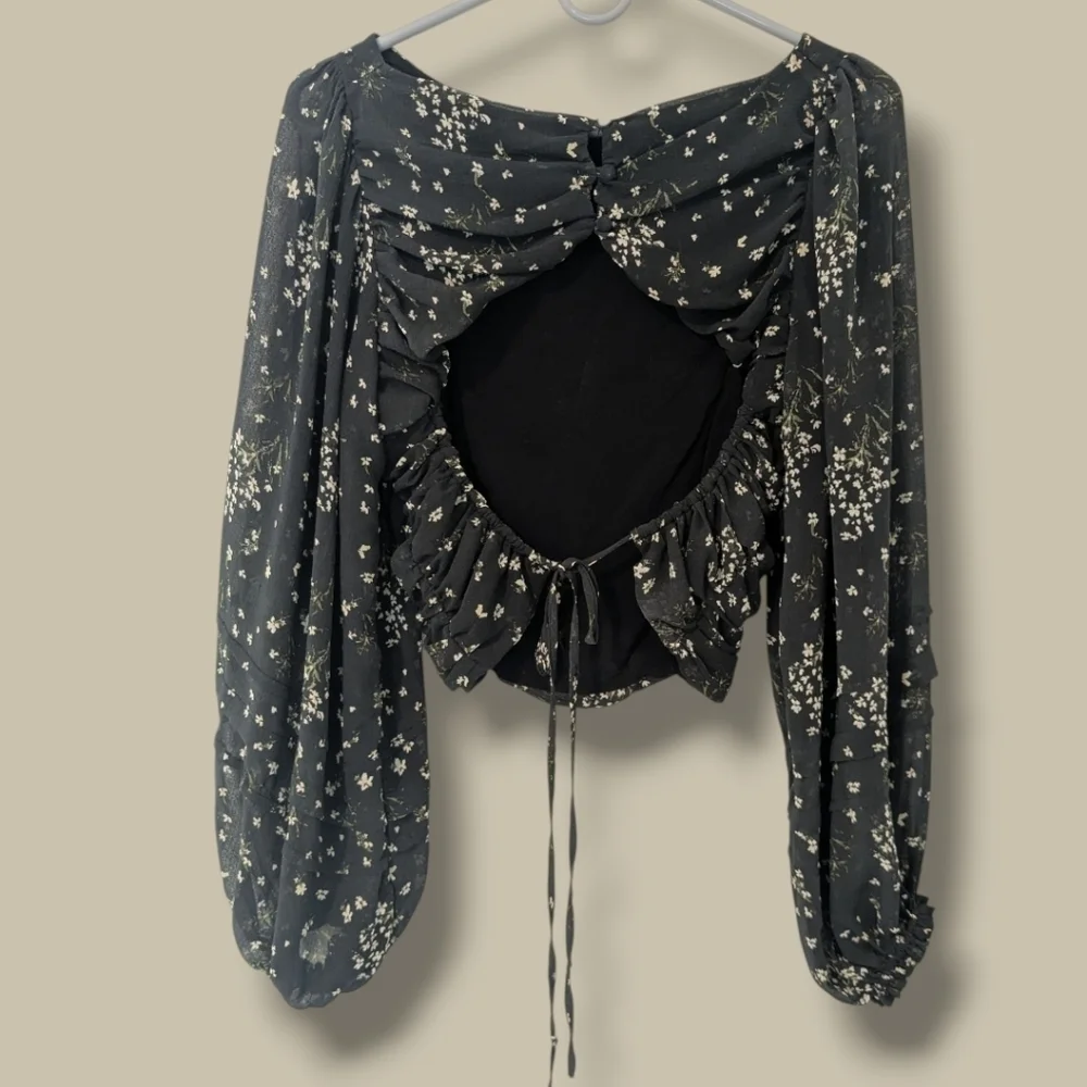 Free People Black Ditsy Floral Chiffon Puff Sleeve Open Back Top Bohemian Boho